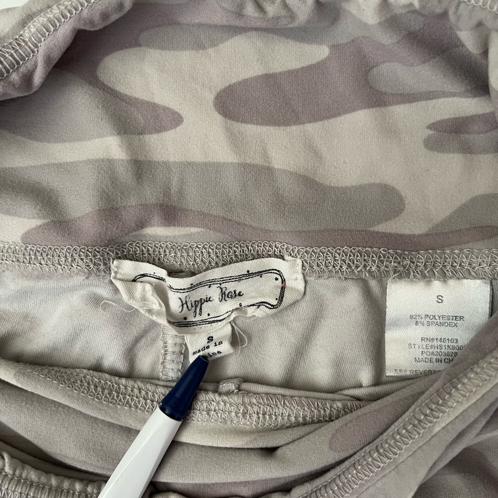 Hippie Rose | Women’s Gray Camouflage Leggings - Picture 6 of 10